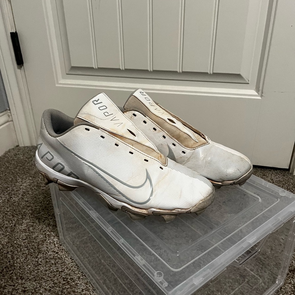 Nike vapor cleats size 10.